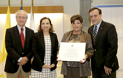 2-ceremonia-grado-honorifico-dra-peragallo