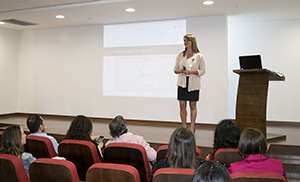 Sra. Constanza Ferdinand