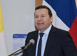 Dr. Julio Urrutia