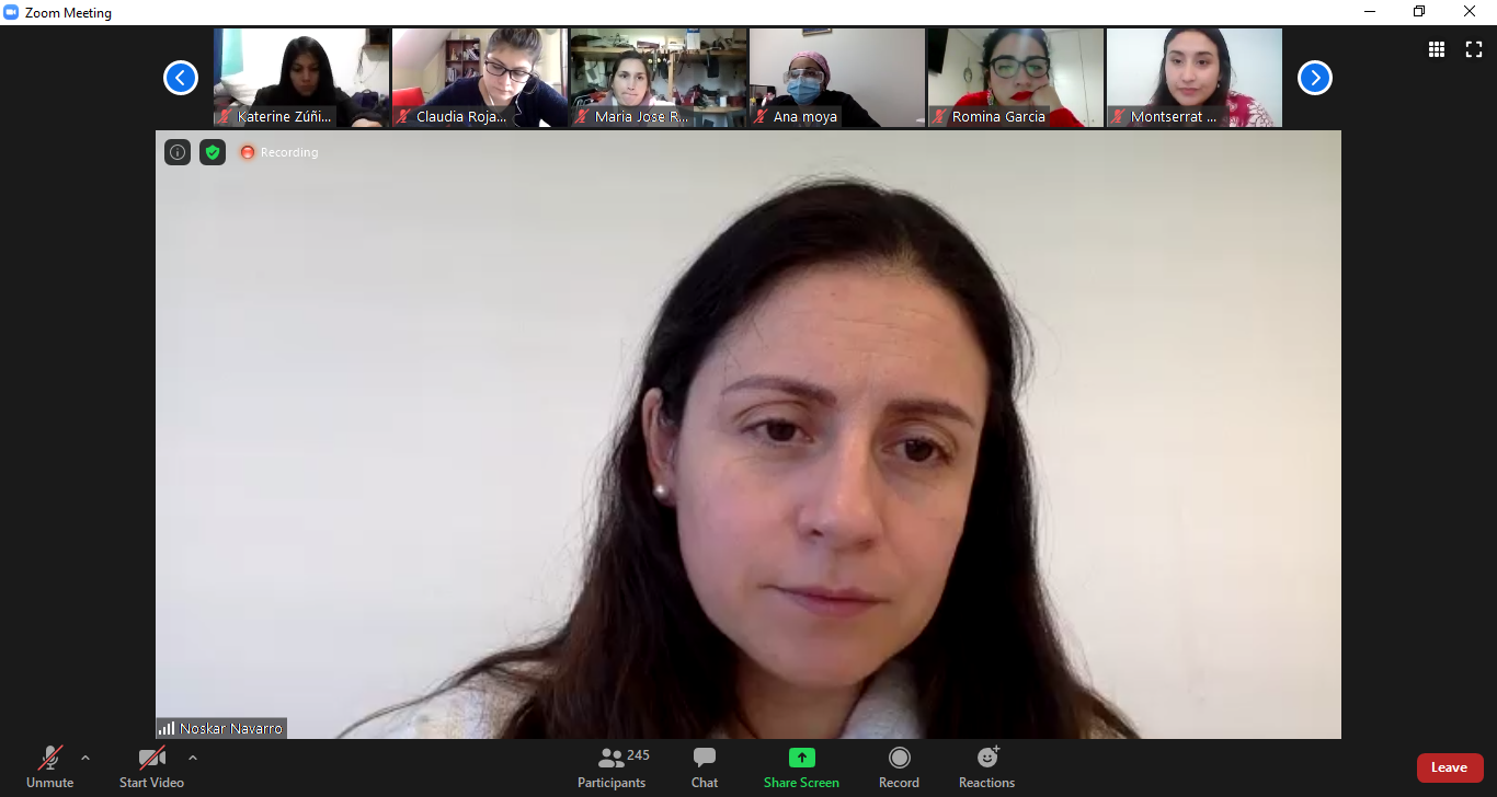 Noskar Navarro en la mesa redonda