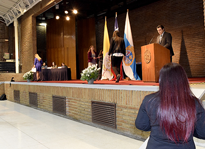 ceremonia-titulación-diplomados-2017-entrega-web