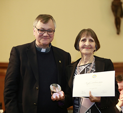 dia del academico uc 2018 profesora angela castellano web