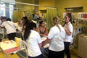intercambio-trabajo-alumnos-grupal-australia-acu-hospital-web